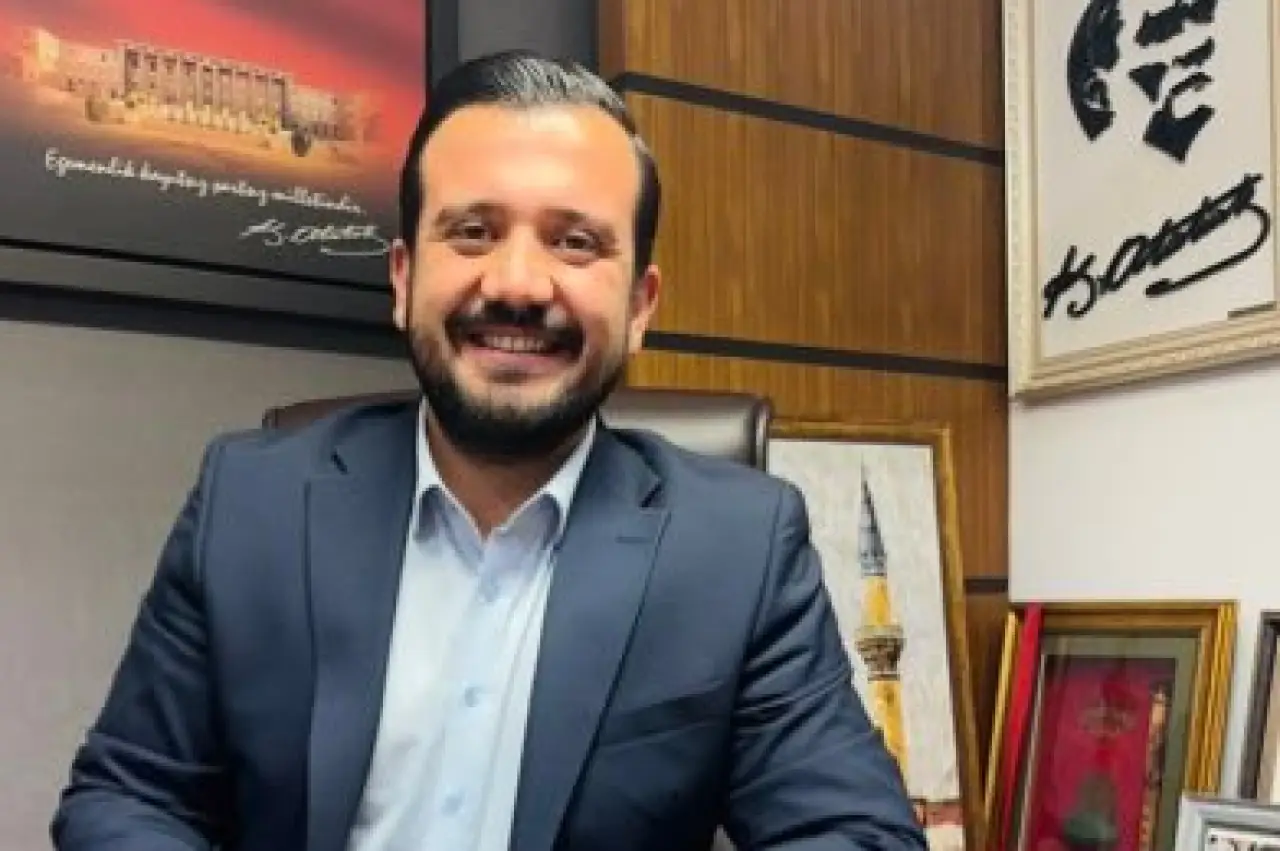 CHP’de “mutlak butlan” sonrası istifa: Milletvekili Bektaş’ın danışmanı Ferhat Özbakış görevinden ayrıldı