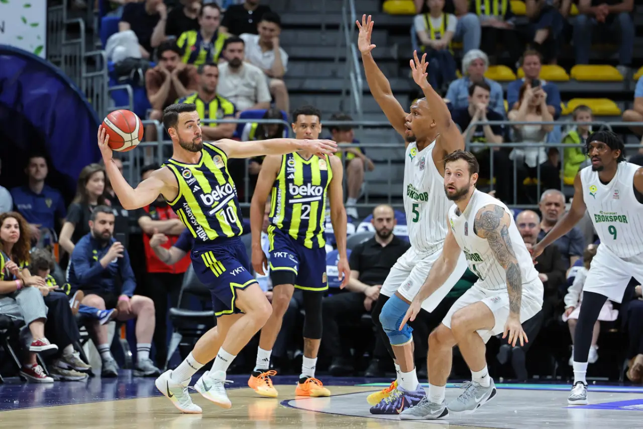 Fenerbahçe, Erokspor’u 94-72 mağlup etti: Çeyrek final serisinde 1-0 öne geçti