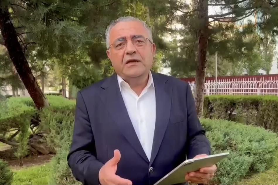 CHP'li Sezgin Tanrıkulu Parti Meclisi toplantısının ertelenmesine tepki gösterdi
