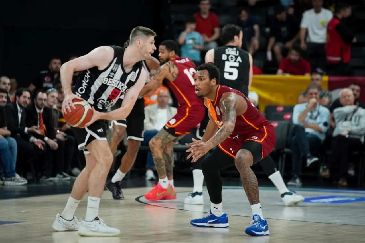 Basketbol Süper Ligi play-off çeyrek finali: Beşiktaş'ı yenen Galatasaray seride durumu 1-1'e getirdi
