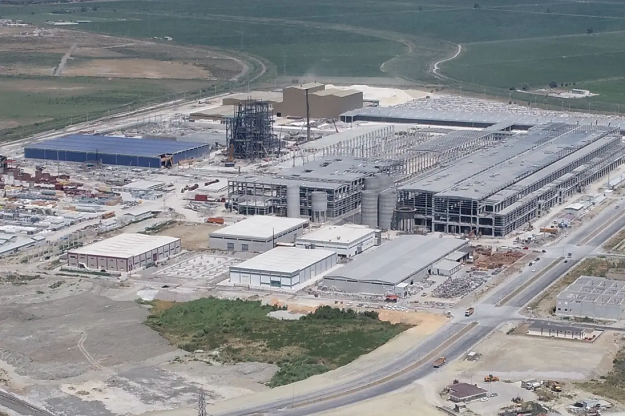 Kağıt fabrikasından çıkan küller doğayı zehirliyor