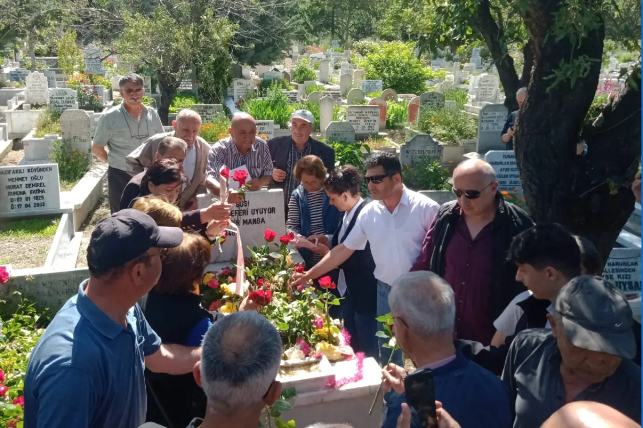 Nurhak'ta öldürülen Kadir Manga, mezarı başında anıldı