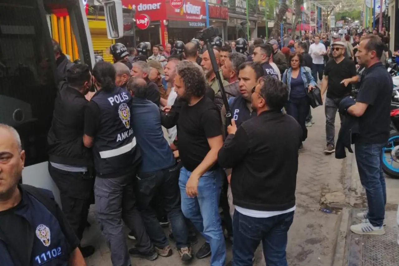 Ankara’da Yüksel Caddesi’nde Gezi anmasına polis müdahalesi: Gözaltına alınanlar var