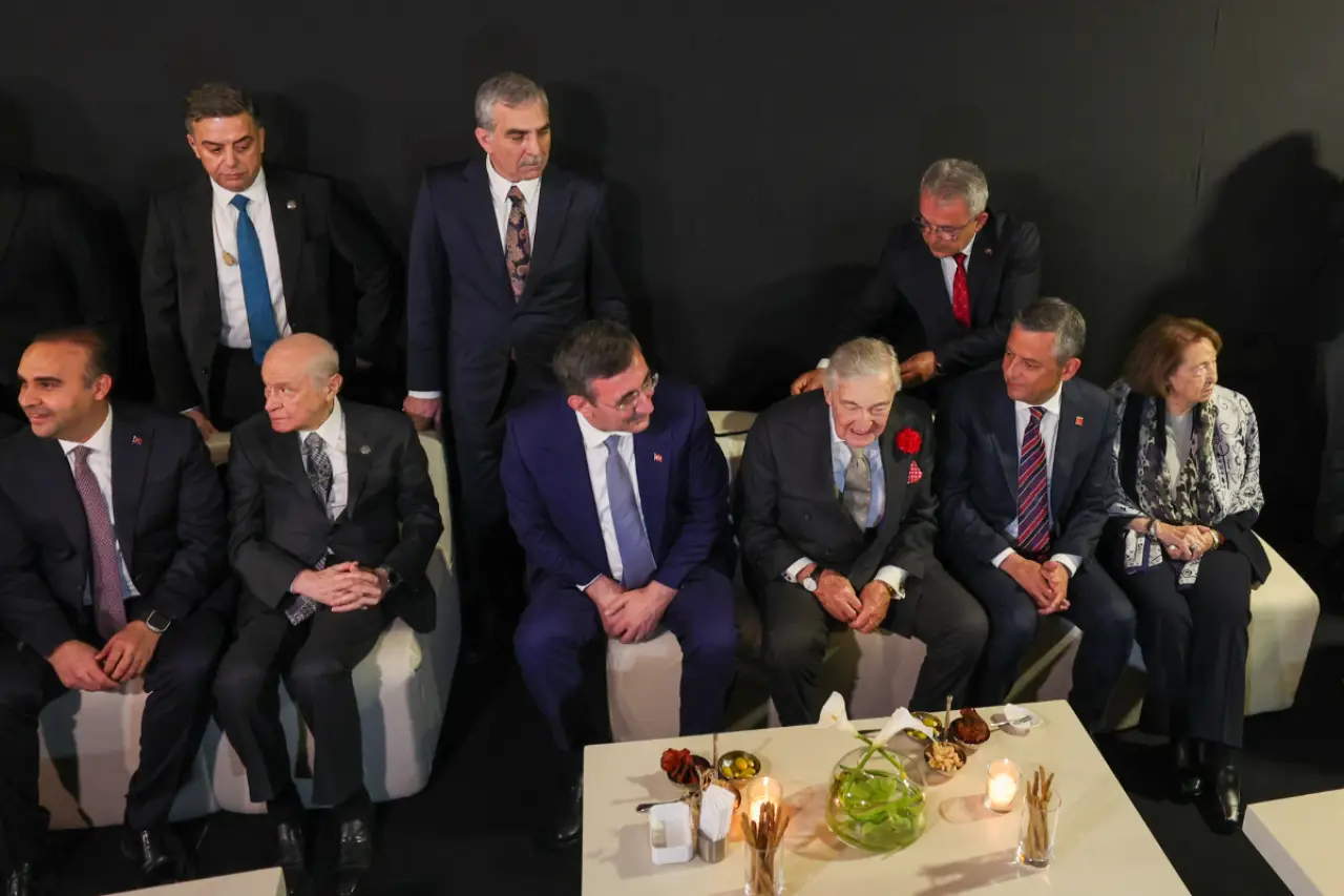 İktidar temsilcileri ve Bahçeli ile Özel, Koç'un 100. yıl etkinliğinde bir araya geldi