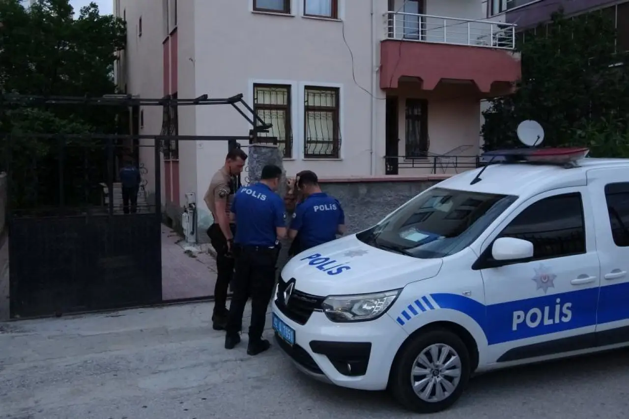 Konya'da kadına bıçaklı saldırı: Uzaklaştırma kararı rağmen evli olduğu erkek tarafından yaralandı