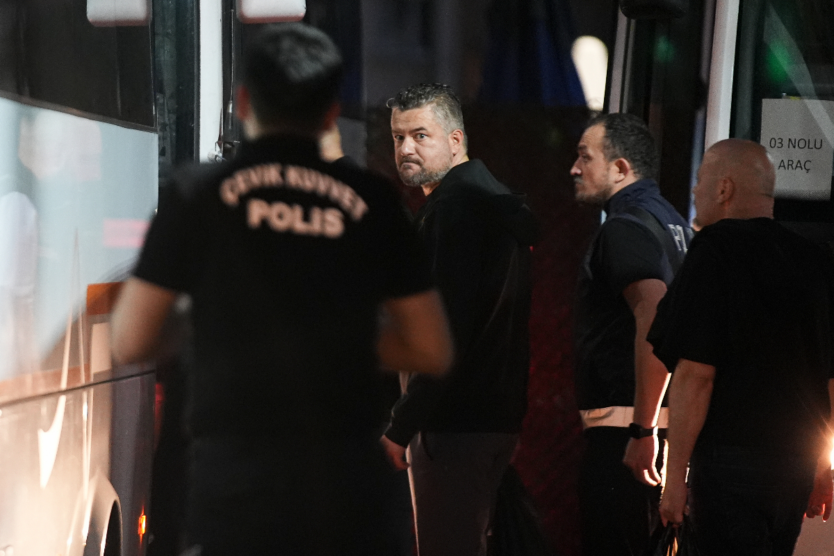 Buca Belediyesindeki soruşturmada 54 kişi adliyeye sevk edildi