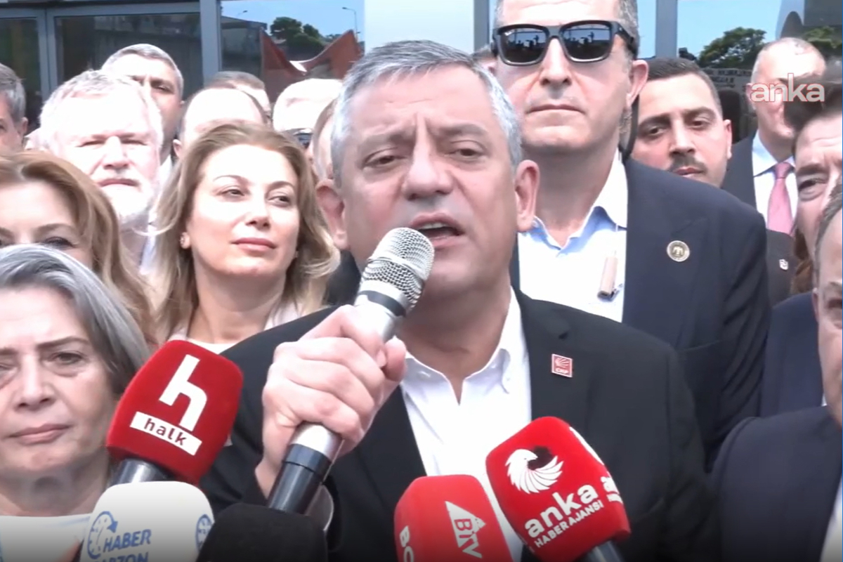 Özgür Özel Trabzon’da: “Erdoğan’ın kazandığı planları arkamızda bırakıyoruz”