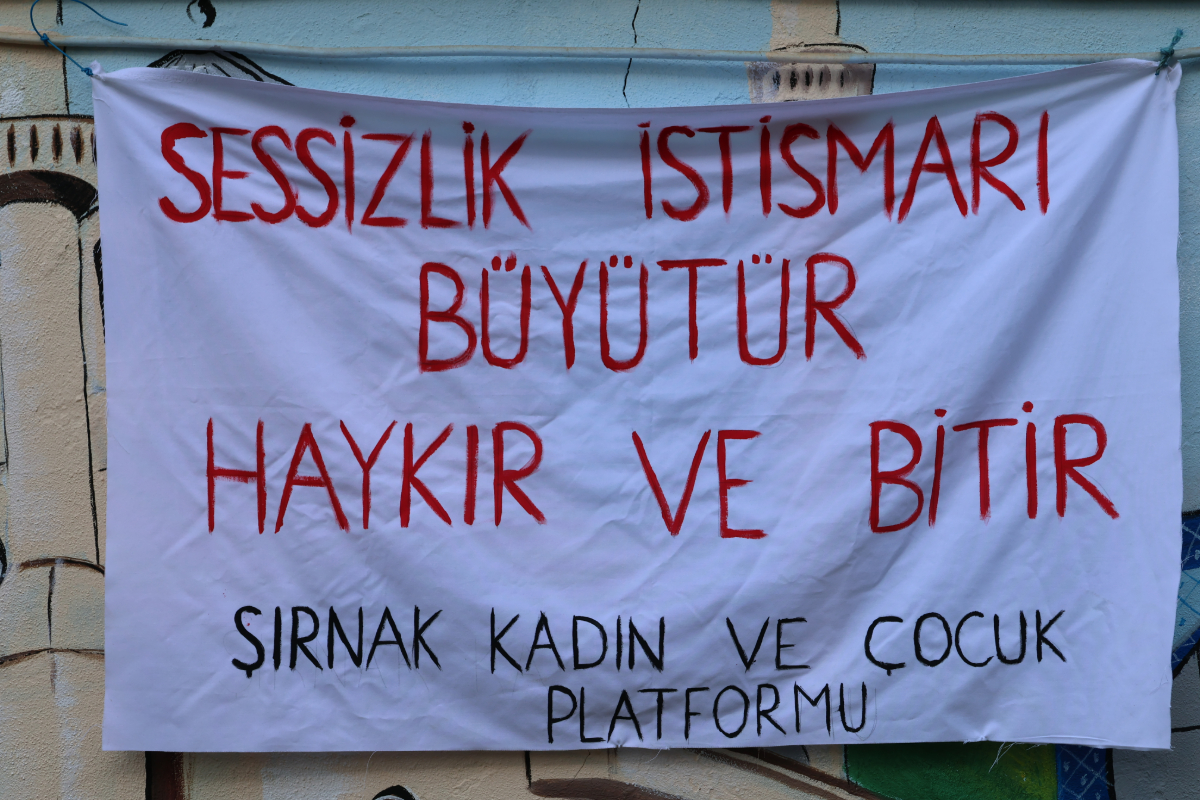 Taciz failine beraat, nöbet tutanlara dava: Adalet Nöbeti'ne katılan Eğitim Sen yöneticileri yargılanacak