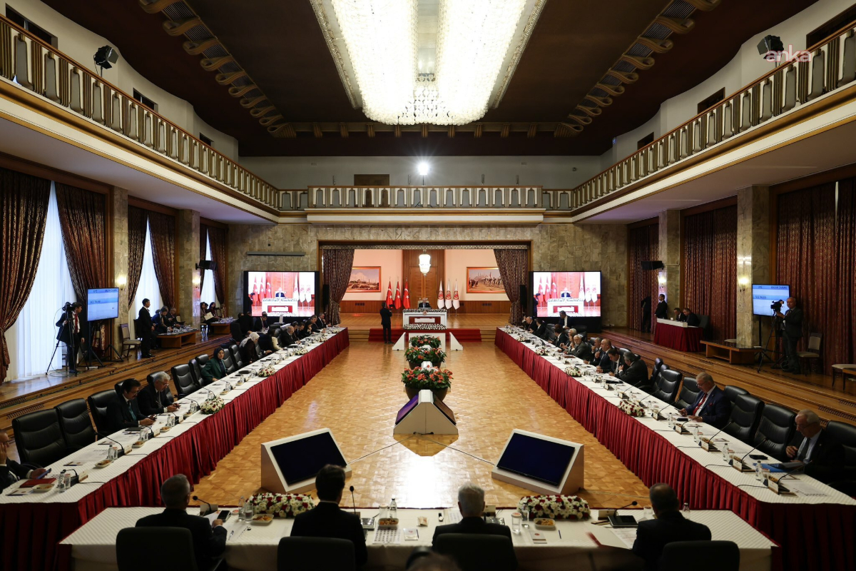 Çerçeve yasa için temaslar başladı: AKP ile İmralı Heyeti bir araya geldi