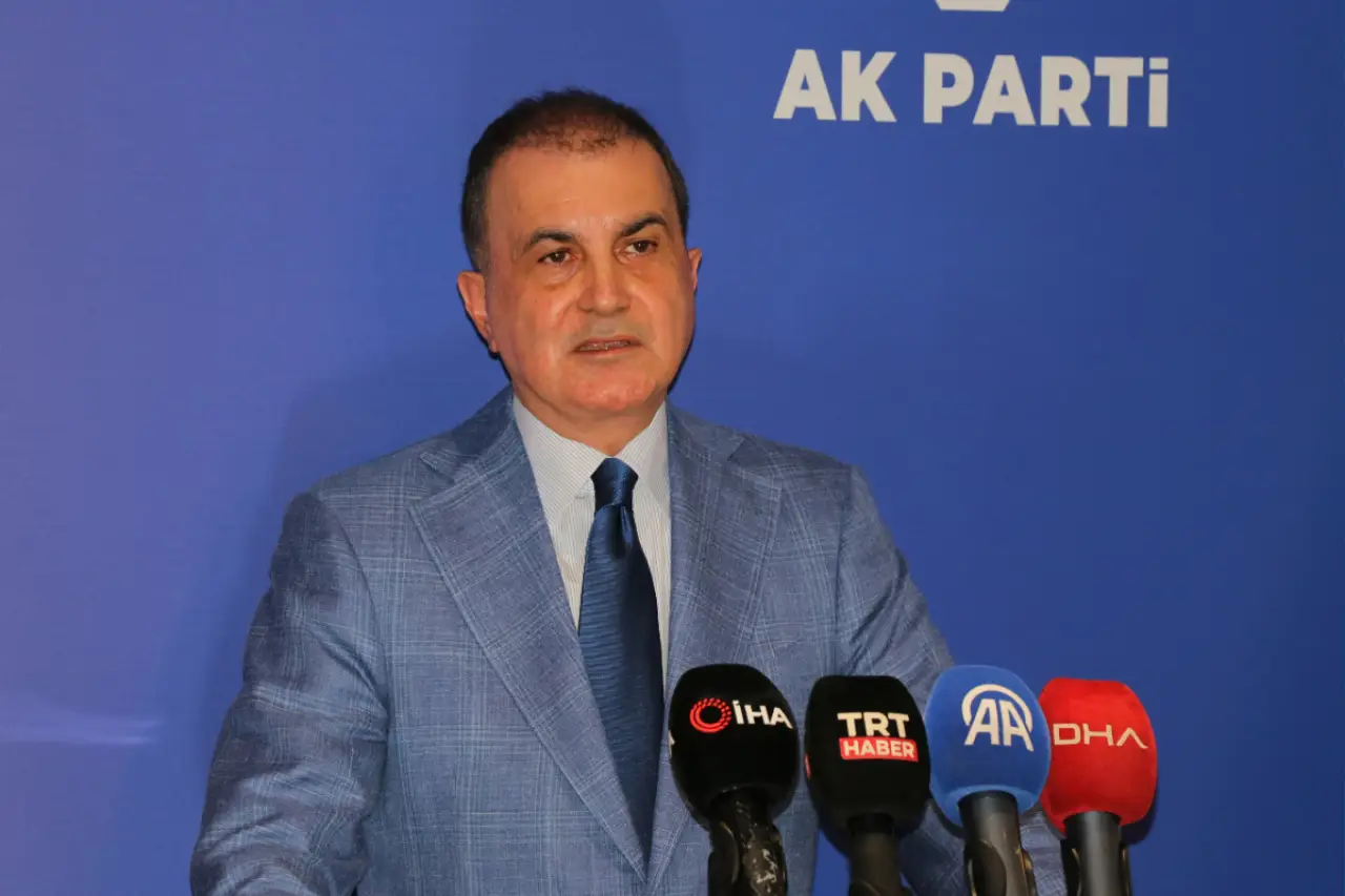 AKP’den Rahmi Koç’un fıkrasına ‘isimsiz’ tepki: Özür dilenmeli