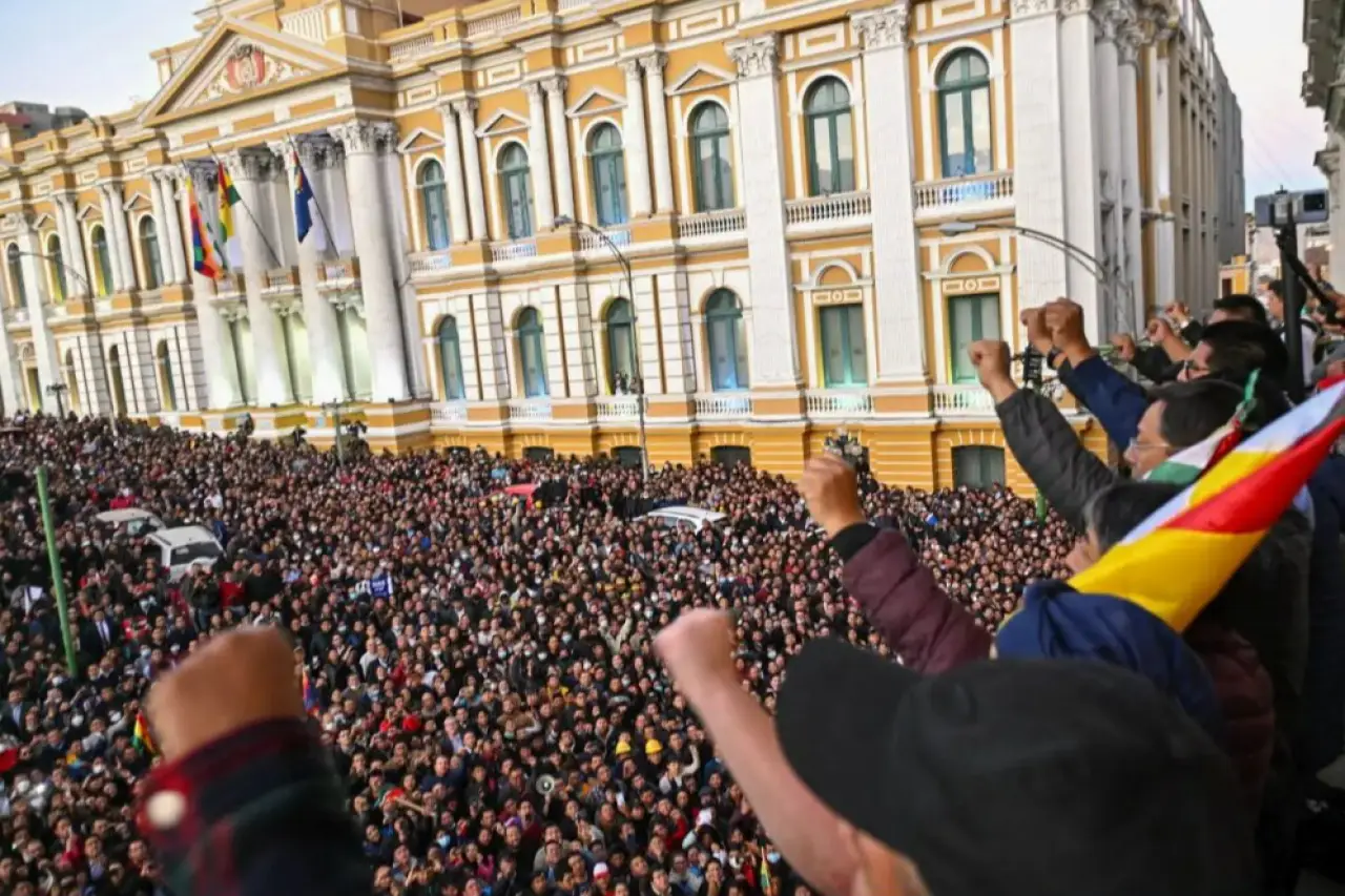 Bolivya'da maden işçileri neden ayakta?