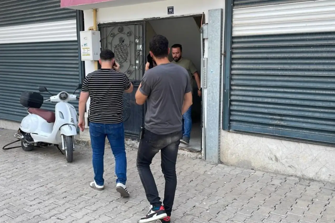 Urfa'da erkek şiddeti: Evli olduğu kadın ve kızını tabancayla vurup kaçtı