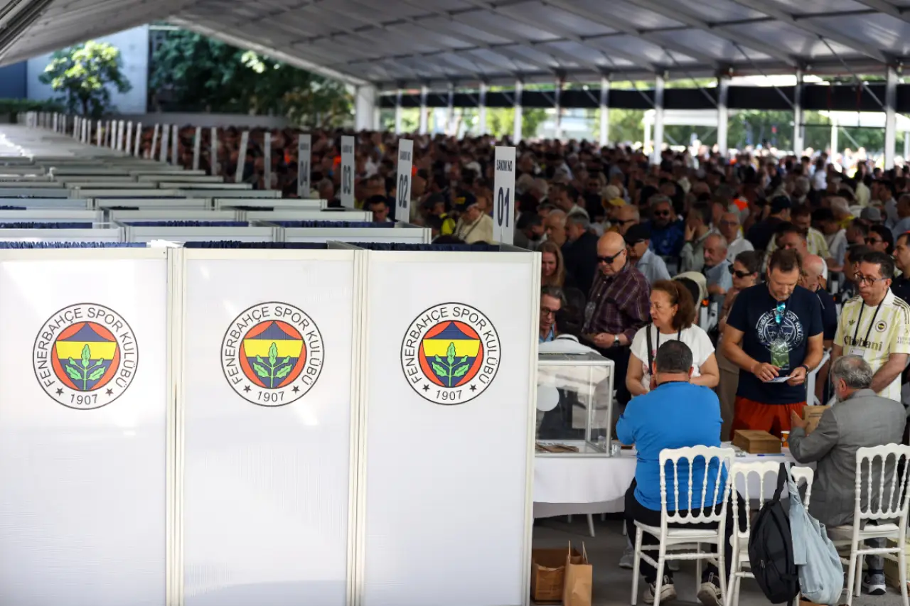 Fenerbahçe Olağanüstü Genel Kurulu’nda oy sayımı başladı