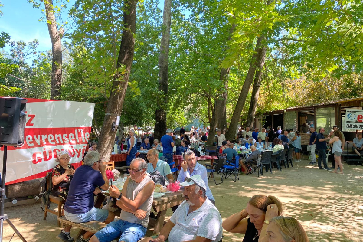 Edremit’te Evrensel pikniği: Emek, dayanışma ve müzik bir ar