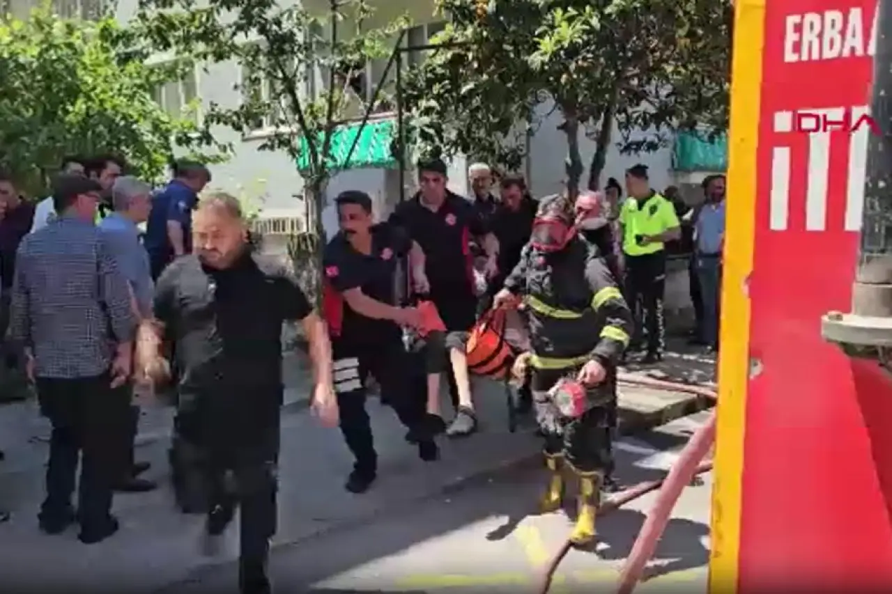 Yatalak ve yaşlı adam, yalnız yaşadığı evde çıkan yangında öldü