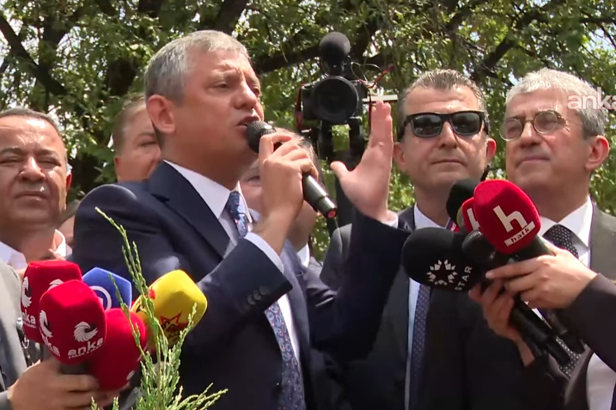 Mecliste CHP grup toplantısı gerginliği: Kılıçdaroğlu genel 