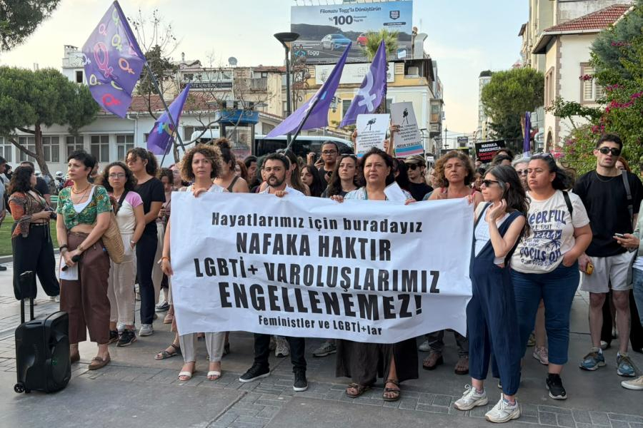 İzmir’de feministler ve LGBTİ+’lar Nafaka hakkı için yürüdü: Haklarımızdan vazgeçmeyeceğiz