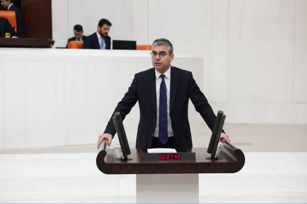 DEM Partili Bozdağ'dan Sağlık Bakanı'na soru önergesi: Ağız 