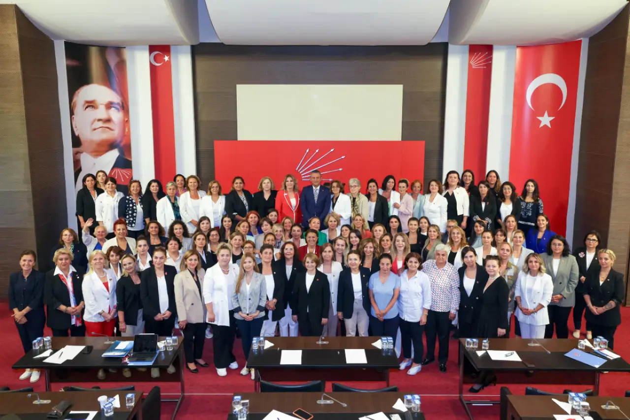 Eğitim Sen'den tepki: Yıkım kararı var, 1650 öğrenci hâlâ derste