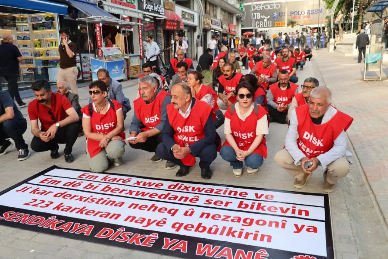 Van'da kayyım tarafından atılan işçilerin eylemi 317'nci gününde