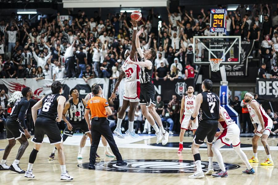 Basketbol Süper Ligi play-off yarı final maçı: Beşiktaş finalde Fenerbahçe'nin rakibi oldu