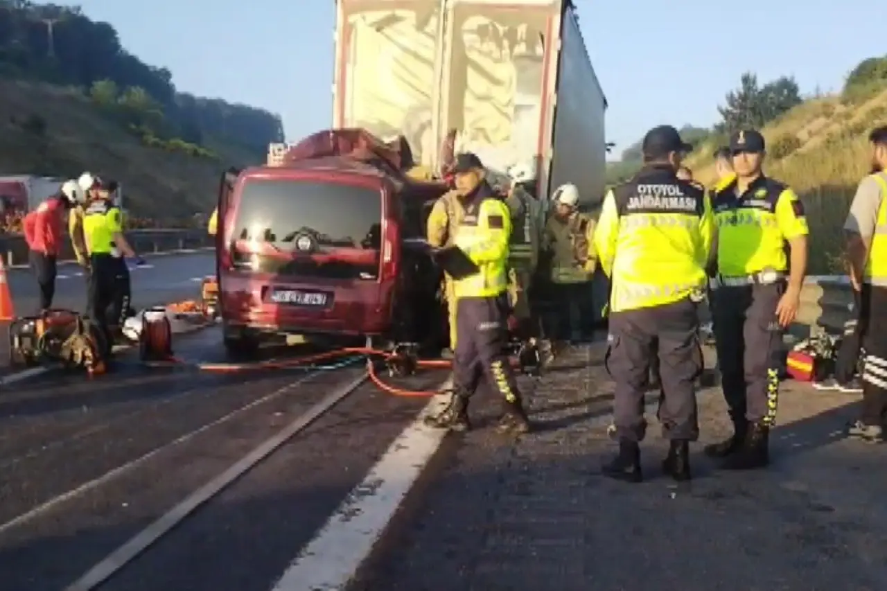 Kuzey Marmara Otoyolu'nda kaza: 1'i bebek 3 kişi yaşamını yitirdi