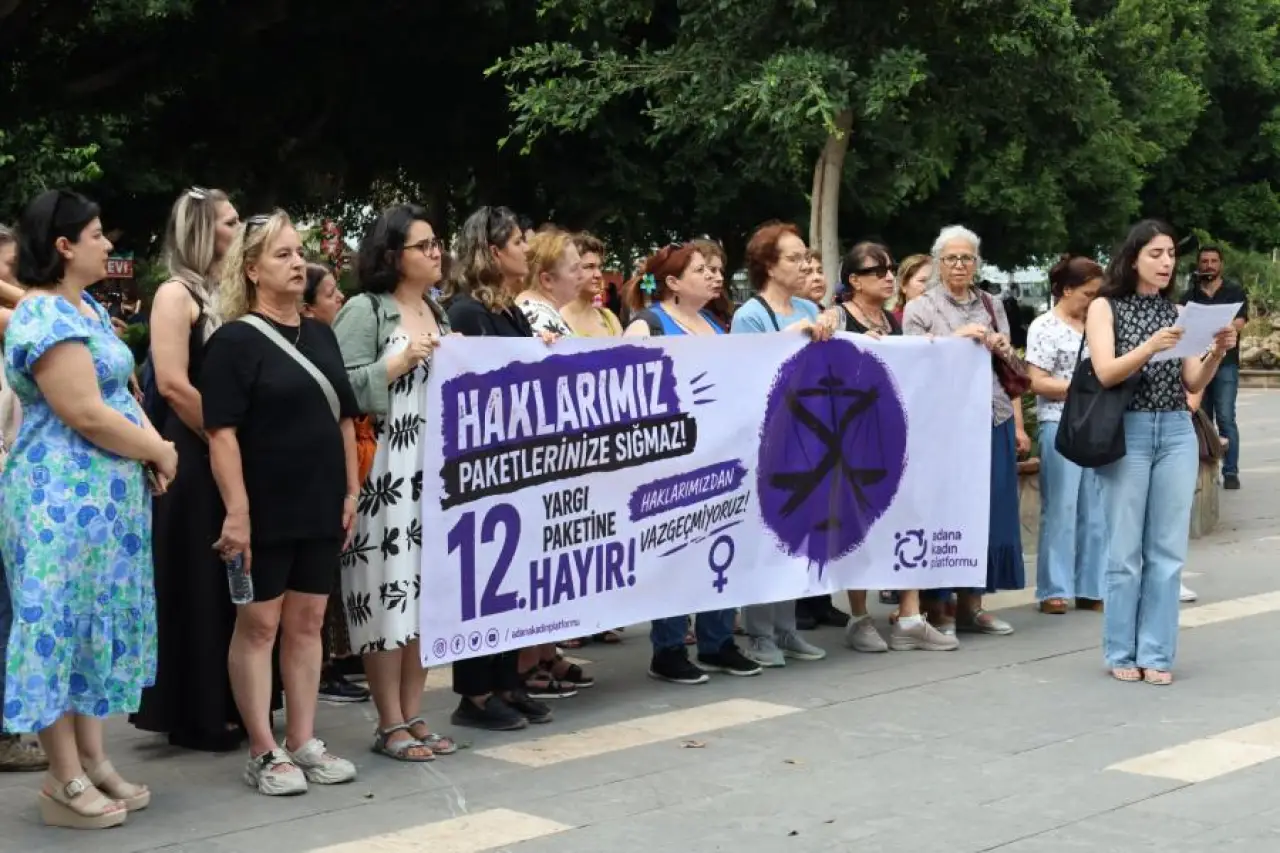 Adana Kadın Platformu'ndan 12. Yargı Paketi'ne tepki: 'Yargı değil, gasp paketi'