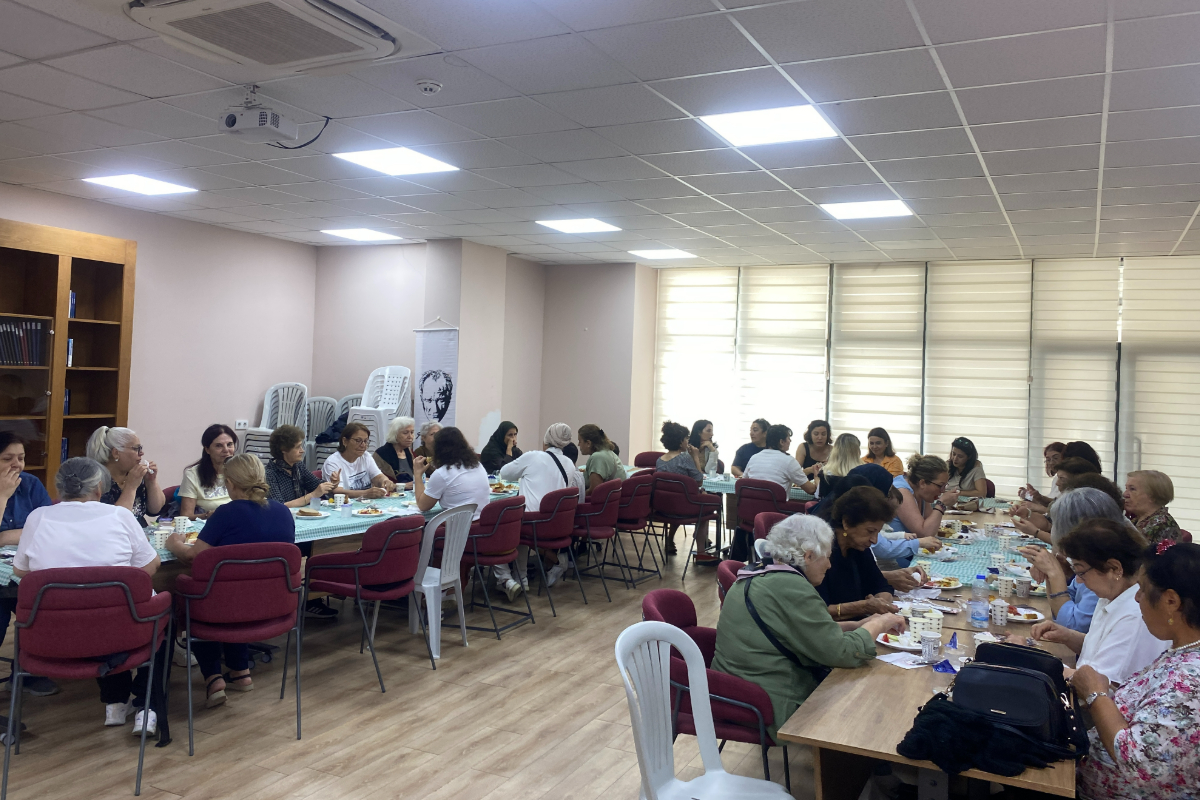 Kocaeli’de kadınlar Sevda Karaca ile buluştu: Savaşa ve yoksulluğa karşı birlikte mücadele