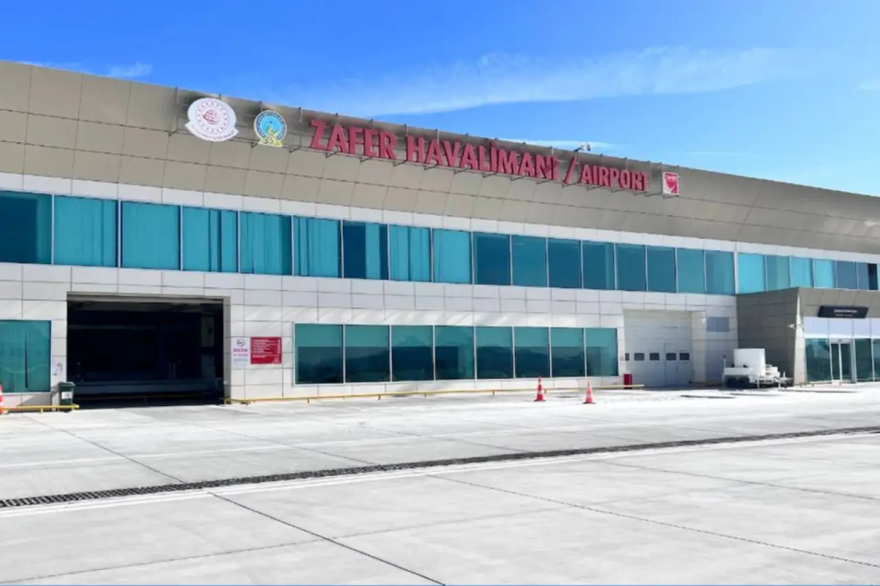 174 aydır aynı hikaye: Zafer Havalimanında yolcu garantisi yine tutmadı
