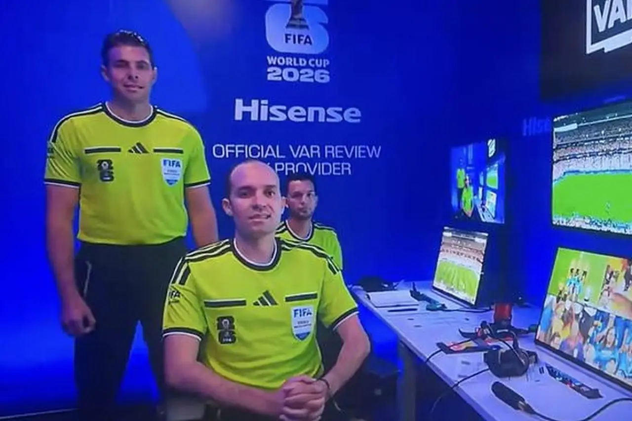 VAR hakeminin 'beyaz üstünlük' sembolü yapması FIFA’yı harekete geçirdi