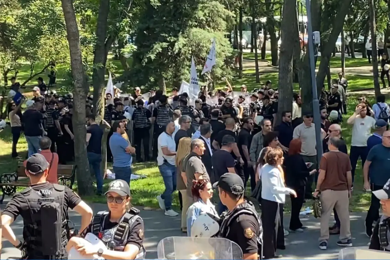 Ankara’da öğretmenlere polis müdahalesi