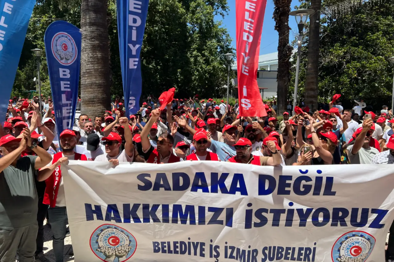 Belediye-İş'ten İzBB'ye 'pazar tatili' tepkisi: 'İşçinin dinlenme hakkından vazgeçmeyeceğiz'