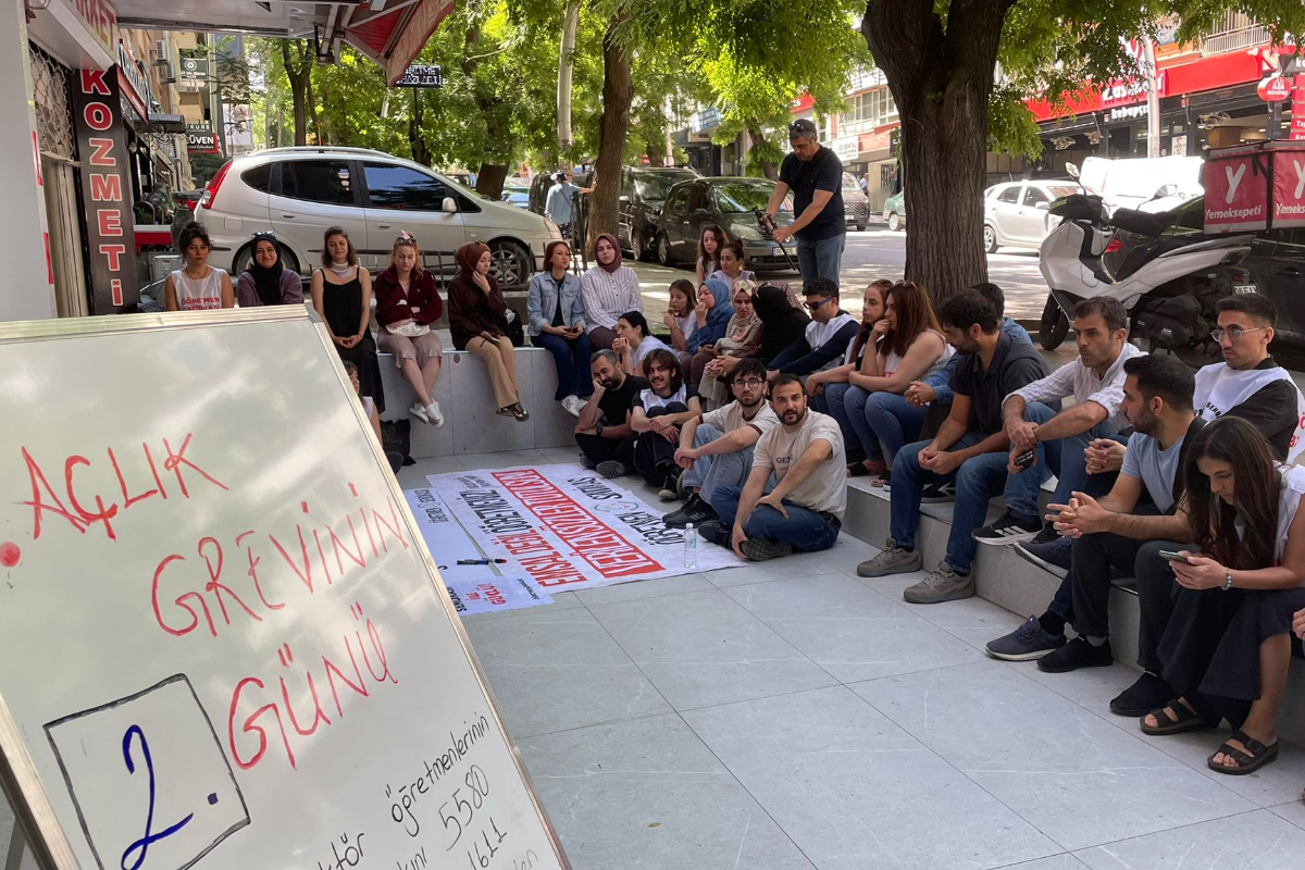 Öğretmenlerin Ankara nöbeti sürüyor: ‘Çiğnenen öğretmen emeği ve gururu oluyor’