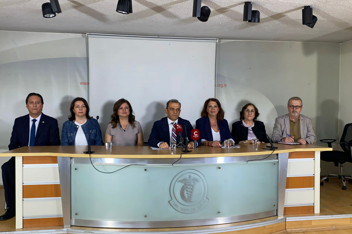 Tabip Odaları İnisiyatifi adaylarını açıkladı: '‘Giderlerse gitsinler’ diyenlere daha yüksek sesle cevap vermek için adayız'