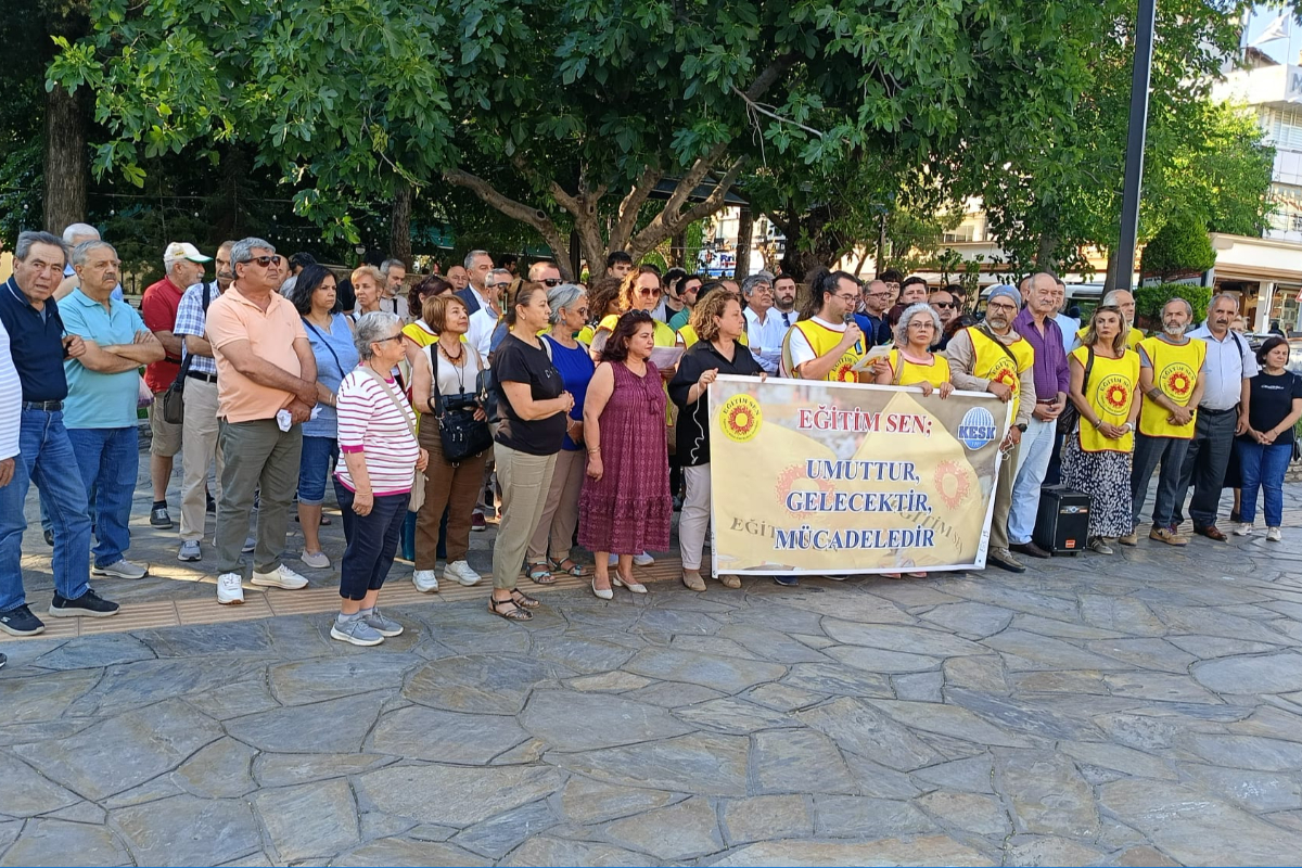 Eğitim-Sen Muğla Şubesi'nden öğretmenlere yönelik polis şiddetine tepki