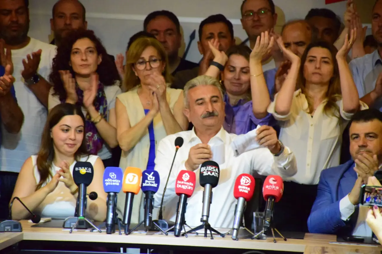 Görevden alınan CHP'li başkan tebligatı yırttı: Butlan çetesini tanımıyoruz