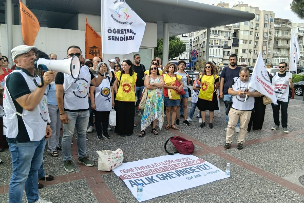 İzmir'den seslenen öğretmen sendikası: Taleplerimiz karşılanana kadar eylemlerimiz sürecek