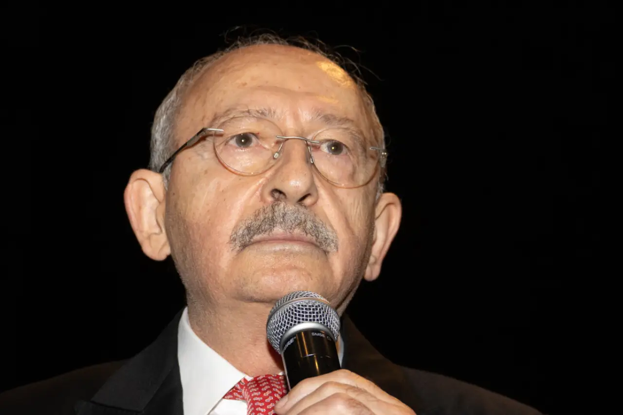 Sanatçı Rahmi Saltuk, Kılıçdaroğlu'na destek açıklamasından ismini sildirdi