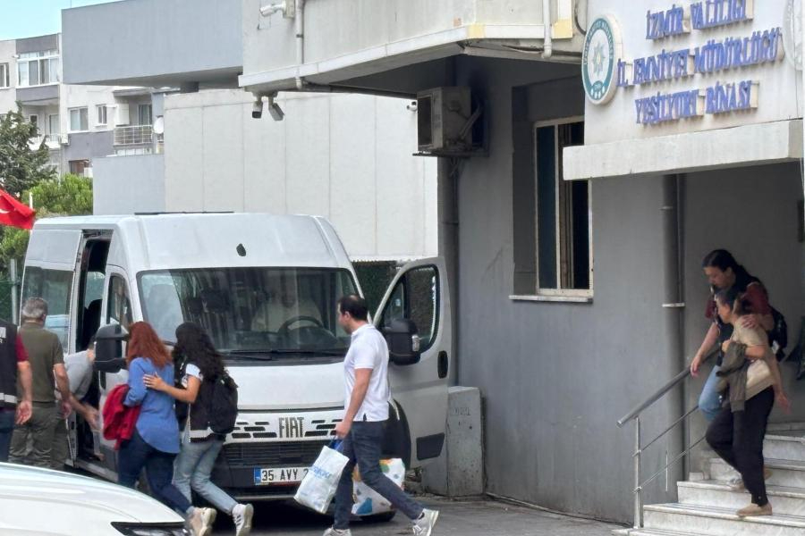 Seferihisar Belediyesi soruşturması: Gözaltına alınan 8 kişiden 7'si adliyeye sevk edildi