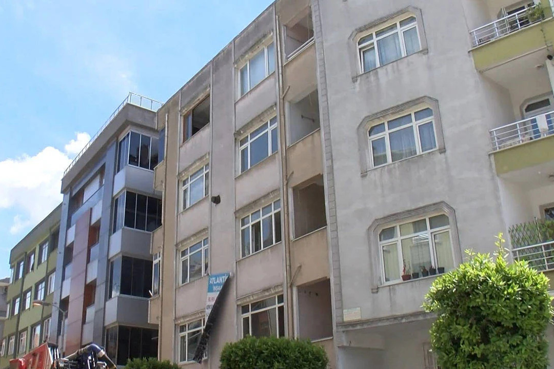 Güngören'de doğal gaz patlaması: 3 işçi yaralandı