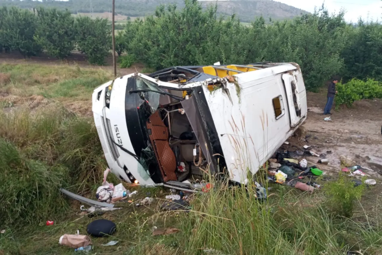 Isparta'da tur otobüsü devrildi: 4 ölü, 15 yaralı