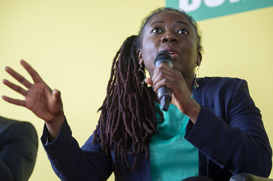 LFI Milletvekili Danièle Obono: Fransız egemen sınıfı, düzeni korumak için aşırı sağa yaklaşıyor