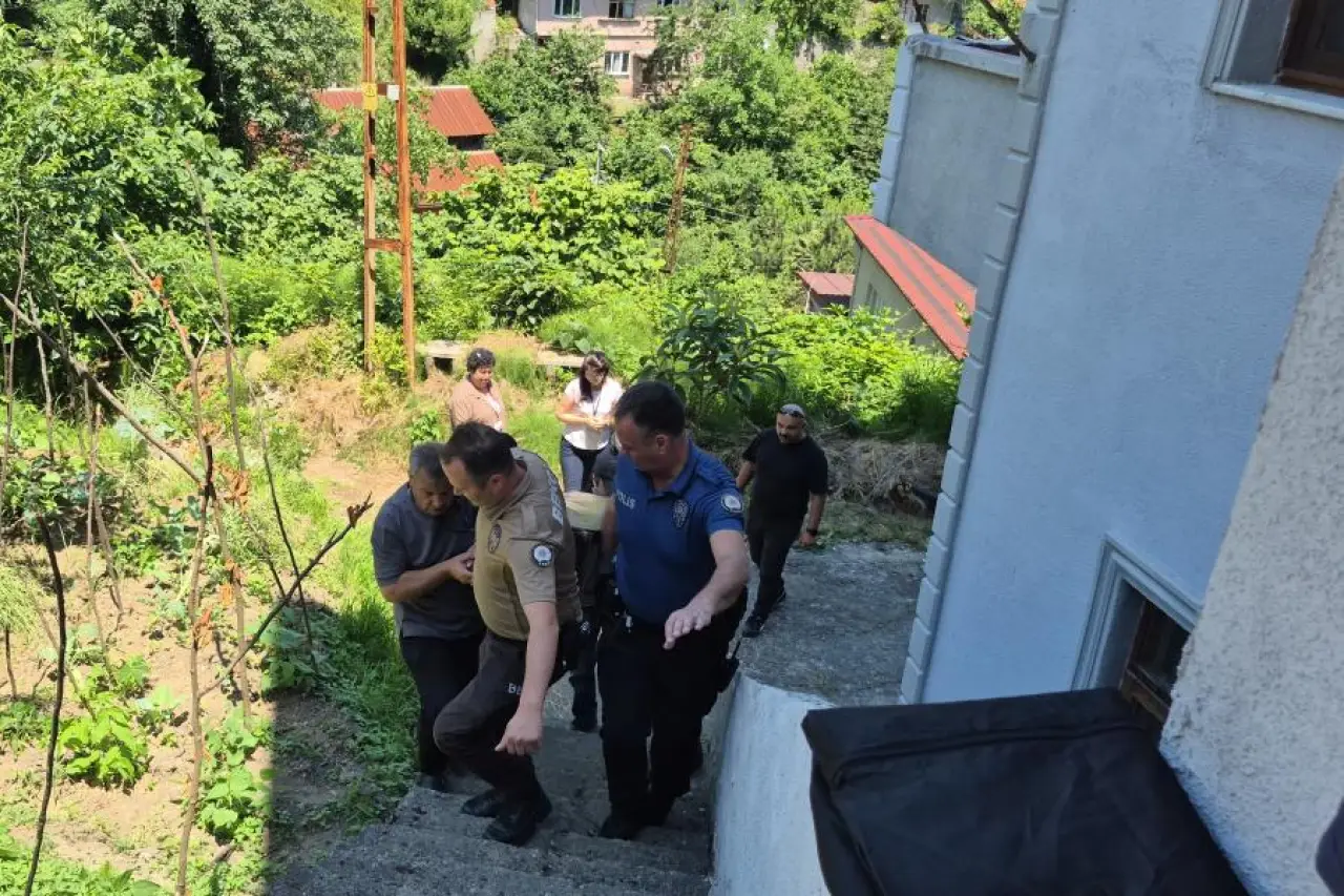 Zonguldak'ta şüpheli ölüm: Sağlık memuru evinde ölü bulundu