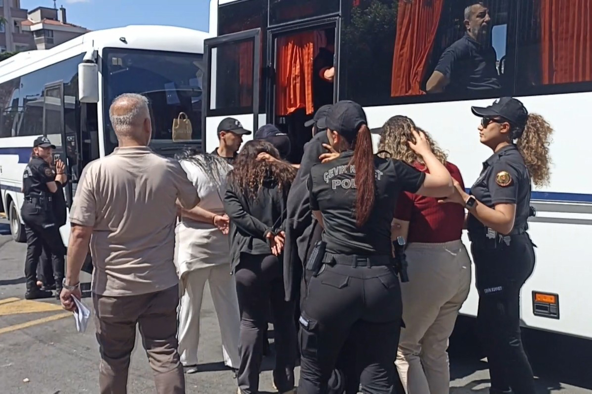 'Şapkalılar' suç örgütüne yönelik 5 ilde operasyon: Gözaltına alınan 4'ü avukat 24 şüpheli