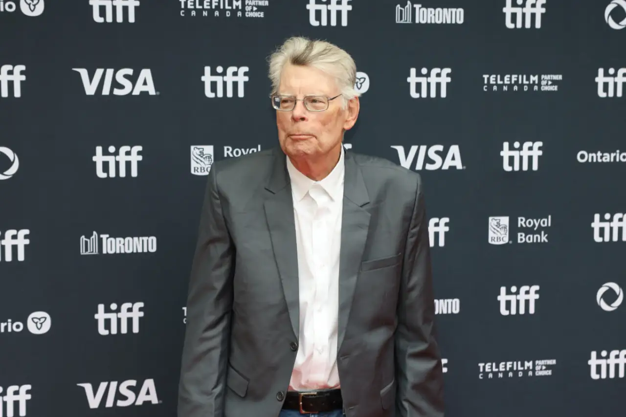 Stephen King'den dikkat çeken dizi tavsiyesi: "Mutlaka izleyin, sanki Hitchcock geri dönmüş gibi"