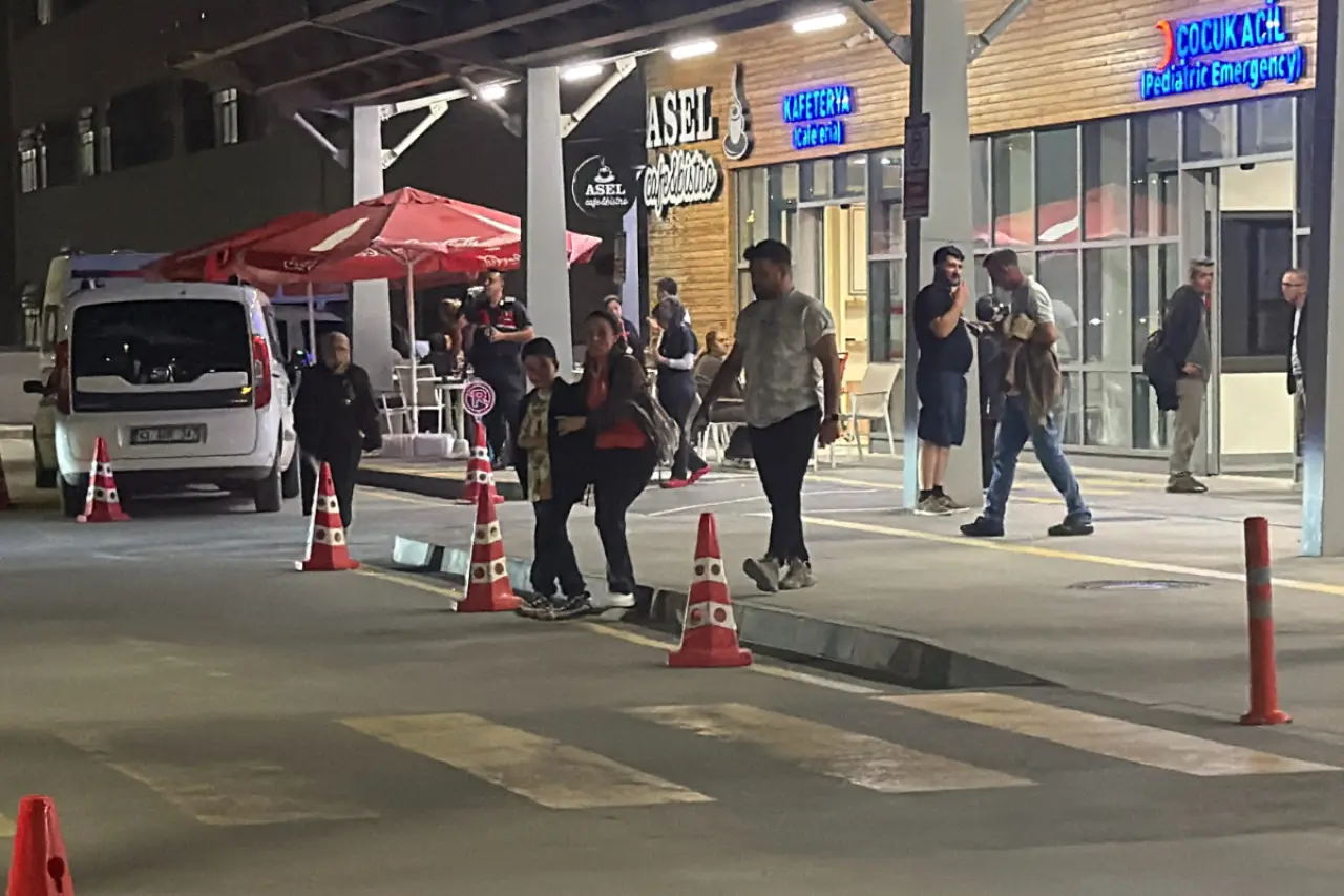 Okulda tavuklu pilav dağıtıldı: 84’ü öğrenci 98 kişi zehirlenme şüphesiyle hastanelik oldu