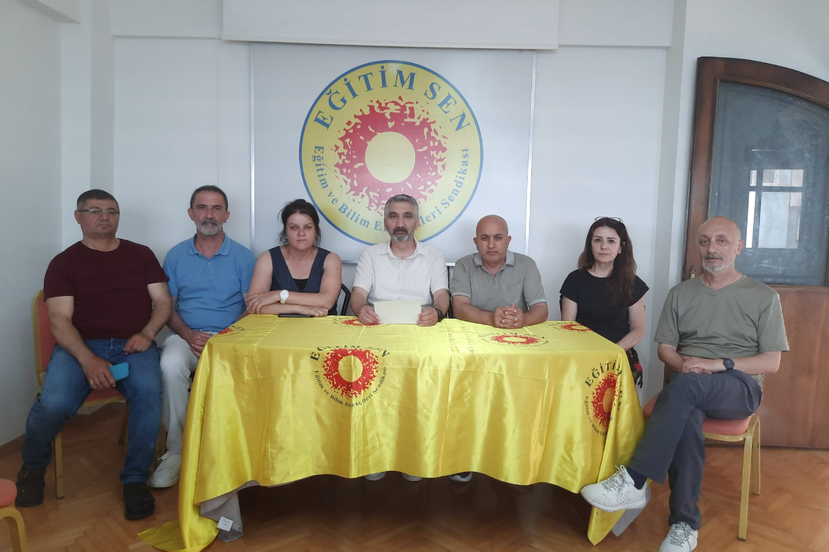 Samsun’dan öğretmenlere destek: Barikat değil çözüm istiyoruz