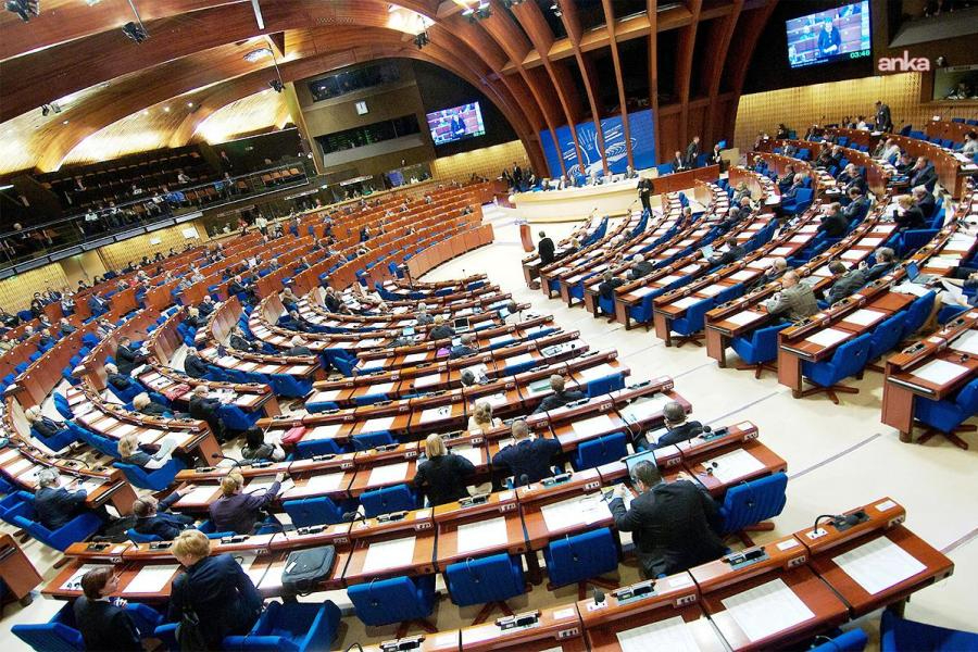 AKPM'de Türkiye tartışması: Bir siyasi partinin yöneticilerinin yargı kararıyla değiştirilmesi kaygı verici