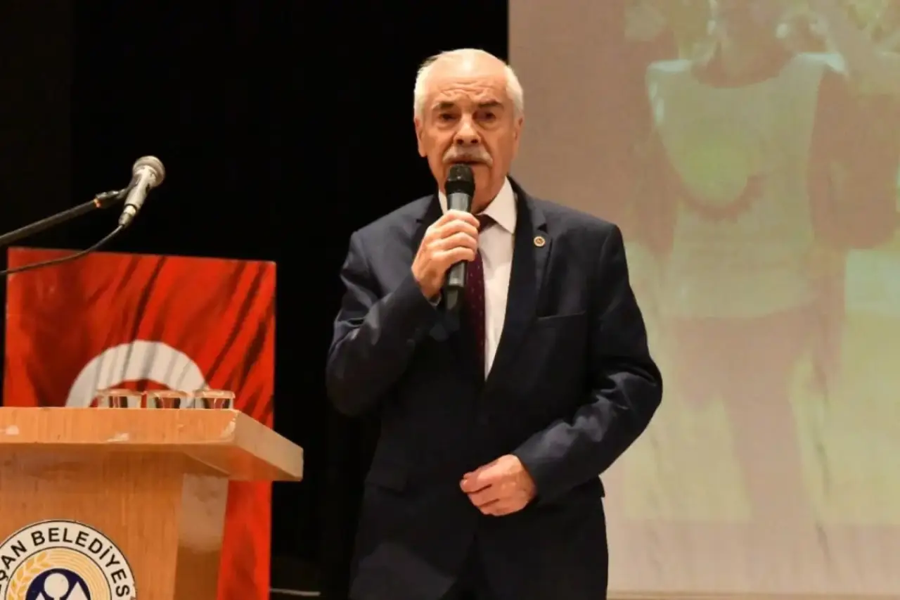 Bir belediye başkanı daha CHP'den istifa etti