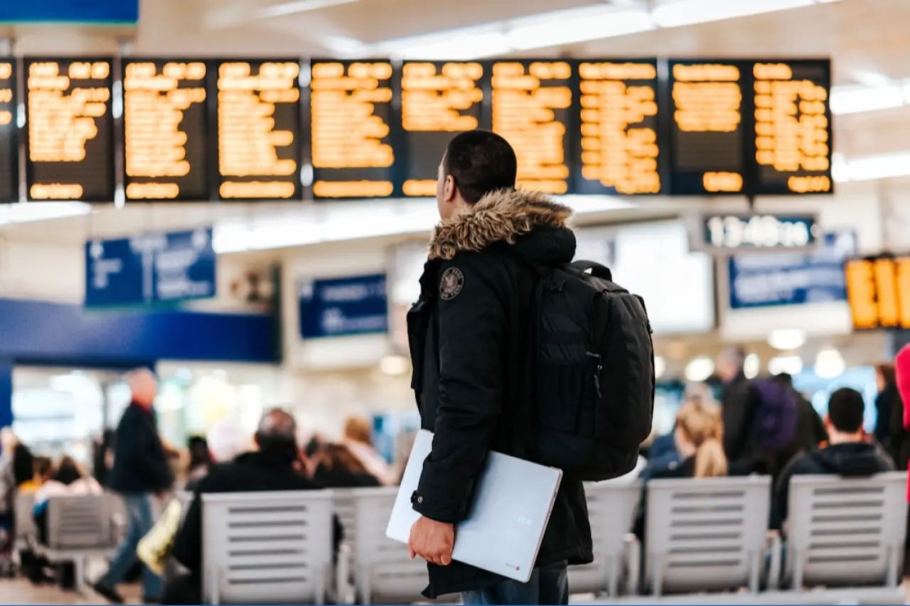 Yeni Schengen sistemi alarm veriyor: Kuyruklar uzadı, yolcular uçak kaçırıyor
